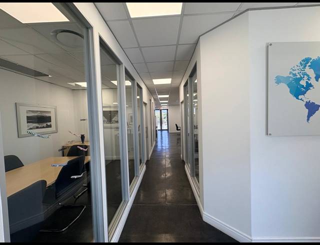 115M² OFFICE TO LET IN MAGALIESSIG